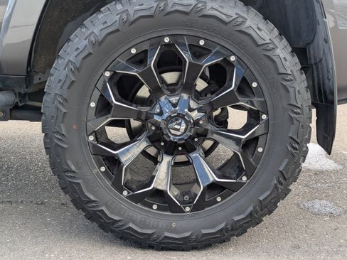 Used 2018 Toyota 4Runner TRD Off-Road AWD/4WD image 52