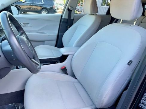 Used 2024 Hyundai Kona SEL FWD image 13