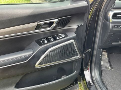 Used 2022 Kia Telluride EX w/ EX Premium Package image 10