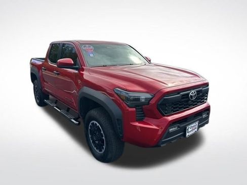 Used 2024 Toyota Tacoma TRD Off-Road image 8