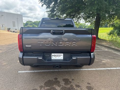 Used 2024 Toyota Tundra SR5 w/ SR5 Convenience Package AWD/4WD image 6