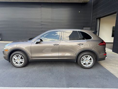 Used 2016 Porsche Cayenne image 9