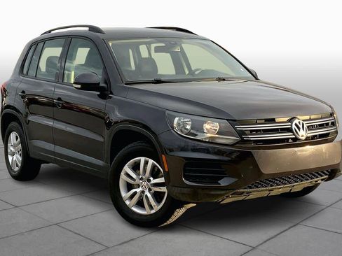 Used 2016 Volkswagen Tiguan S image 2
