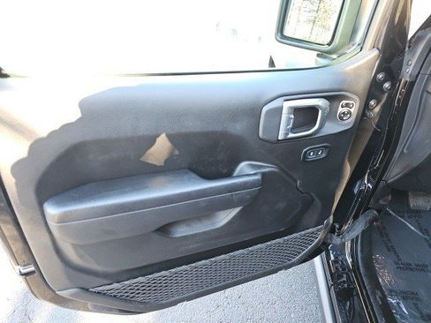 Used 2024 Jeep Wrangler Willys image 21