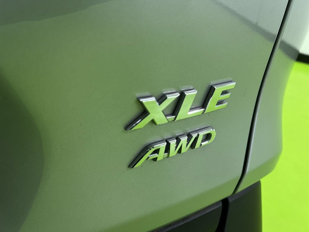 Used 2019 Toyota RAV4 XLE AWD/4WD image 14