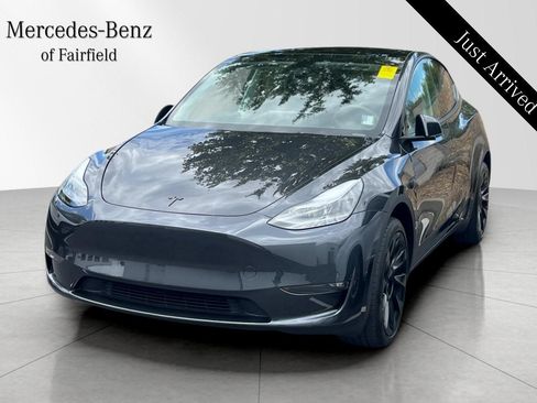 Used 2024 Tesla Model Y Long Range AWD/4WD image 1