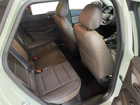 Used 2025 Chevrolet Trax ACTIV w/ Driver Confidence Package FWD image 18