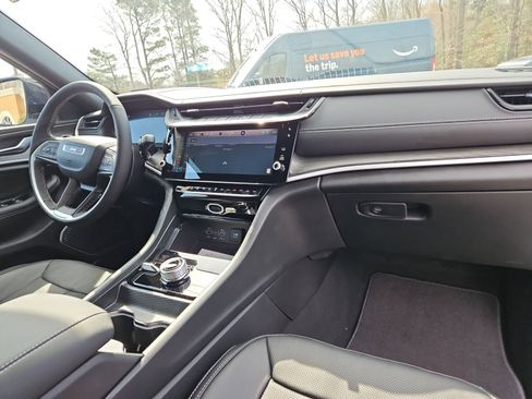 New 2026 Jeep Grand Cherokee L Limited AWD/4WD image 16