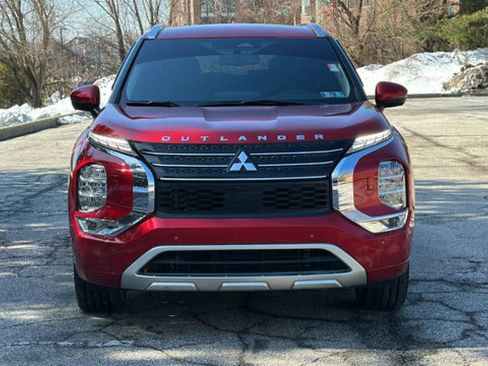 Used 2022 Mitsubishi Outlander SEL image 3