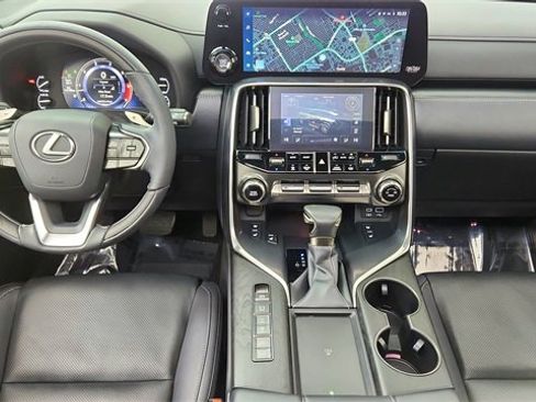 Used 2023 Lexus LX 600 4WD w/ Luxury Package image 37