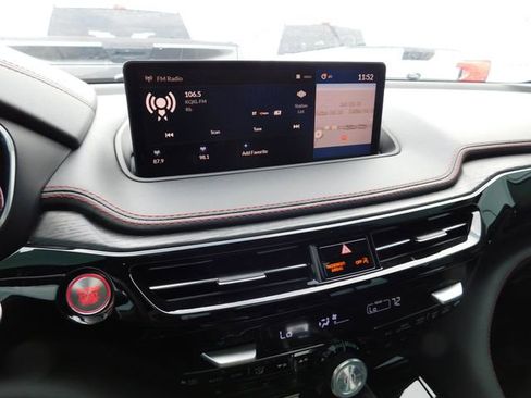 Used 2023 Acura MDX Type S image 32