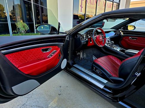 Used 2020 Bentley Continental GT w/ First Edition Specification image 15