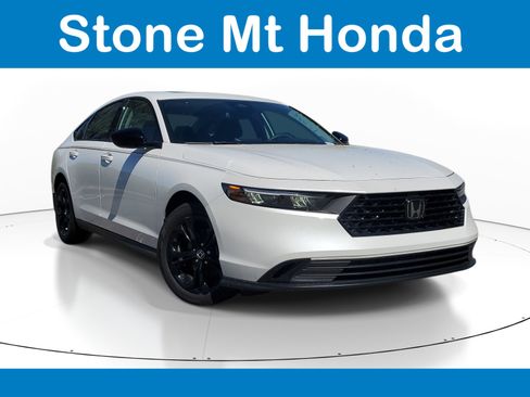 Used 2025 Honda Accord SE image 1