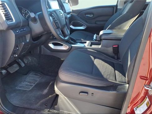 Used 2022 Nissan Frontier SV image 11