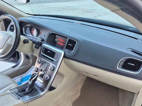 Used 2015 Volvo V60 T5 Premier image 49