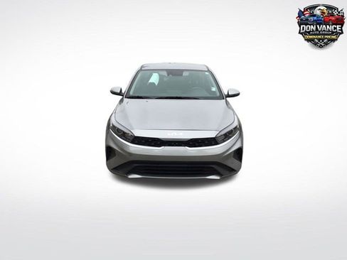Used 2024 Kia Forte LXS w/ LXS Technology Package FWD image 8