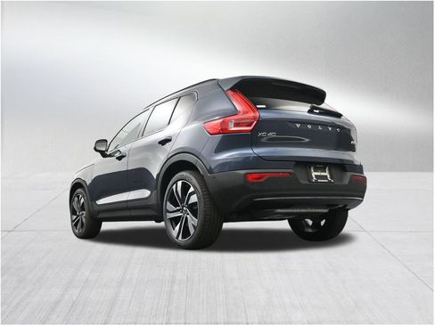 New 2026 Volvo XC40 B5 Ultra w/ Protection Package Premier AWD/4WD image 23