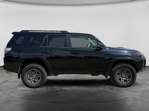 Used 2020 Toyota 4Runner TRD Off-Road Premium w/ Moonroof Package AWD/4WD image 11