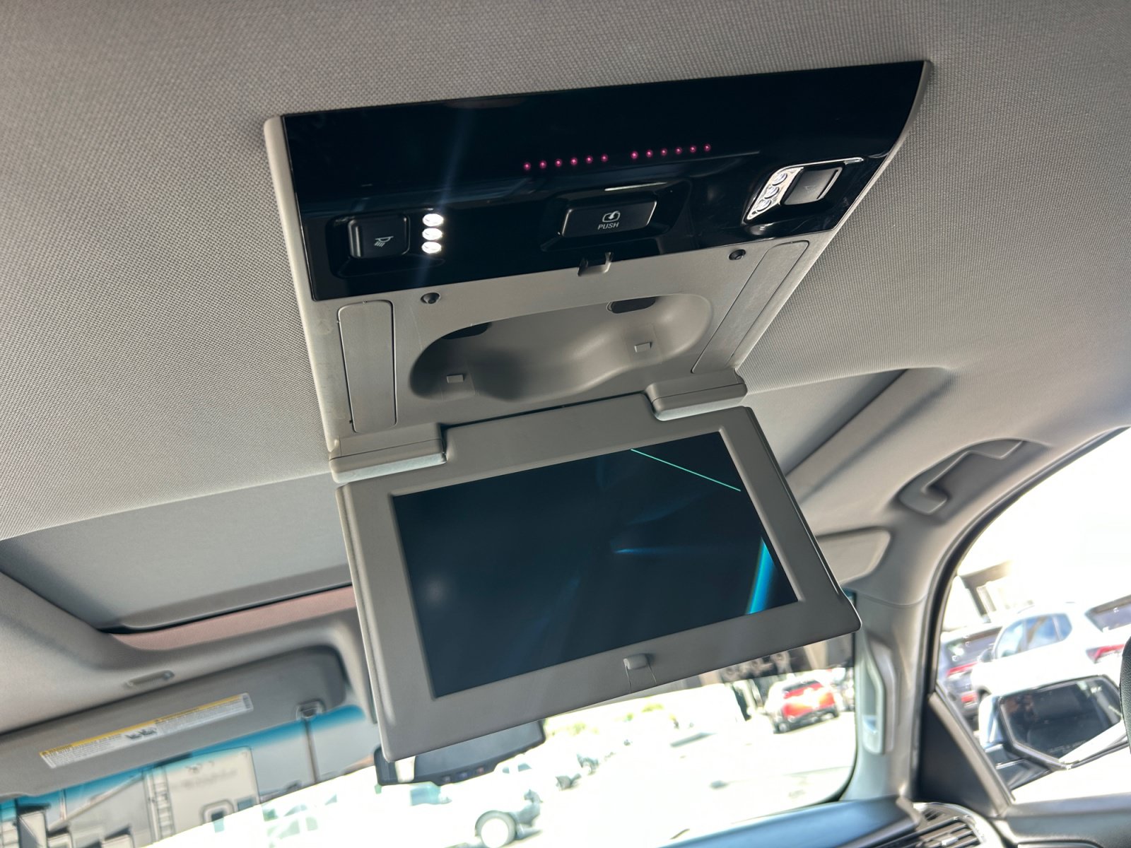 Used 2015 Chevrolet Tahoe LTZ RWD image 28