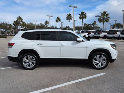 Used 2023 Volkswagen Atlas SE w/ Panoramic Sunroof Package