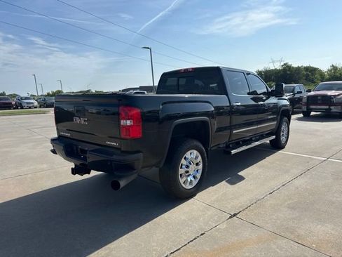 Used 2018 GMC Sierra 2500 Denali w/ Duramax Plus Package AWD/4WD image 5