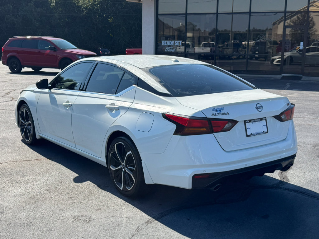 Used 2024 Nissan Altima 2.5 SR w/ SR Premium Package FWD image 5