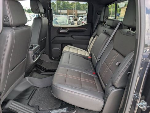 Used 2023 Chevrolet Silverado 1500 High Country AWD/4WD image 16