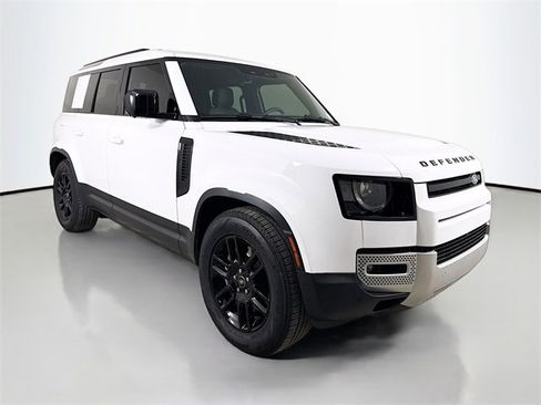 Used 2025 Land Rover Defender 110 S image 3