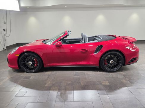 Used 2018 Porsche 911 Turbo image 3