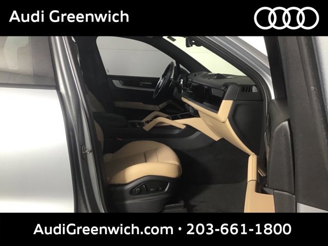Used 2025 Porsche Cayenne S AWD/4WD image 28