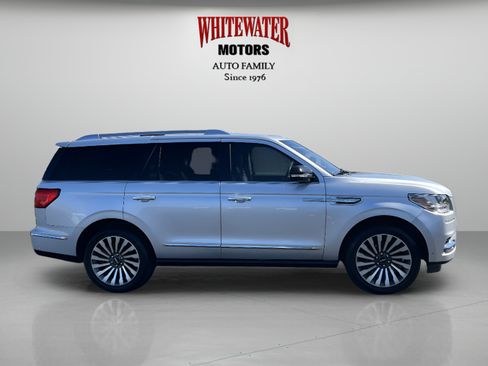 Used 2019 Lincoln Navigator Reserve image 6