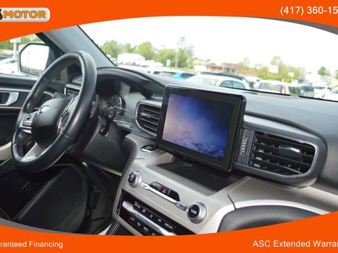 Used 2020 Ford Explorer XLT w/ Equipment Group 202A AWD/4WD image 31