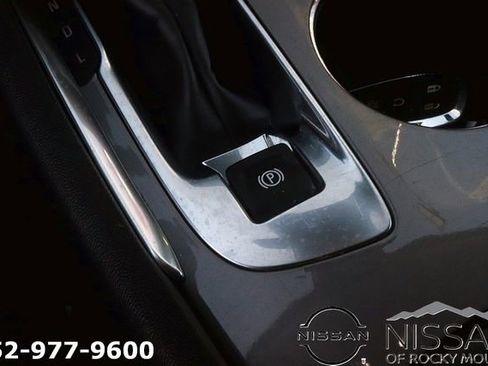 Used 2023 Chevrolet Malibu LT FWD image 21