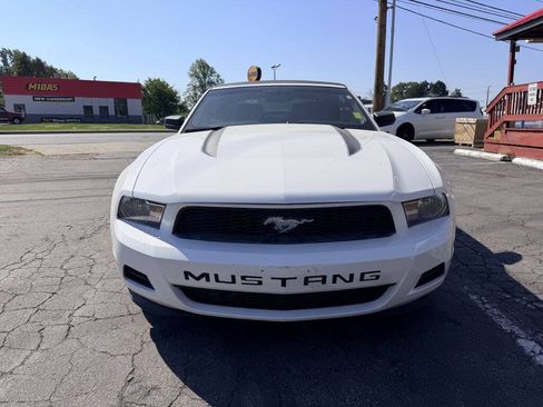 Used 2012 Ford Mustang Convertible RWD image 2