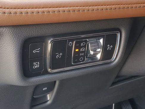 Used 2023 Lincoln Nautilus Reserve AWD/4WD image 12