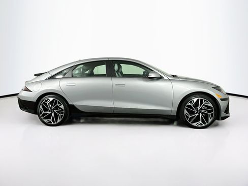 Used 2024 Hyundai Ioniq 6 SEL AWD/4WD image 10