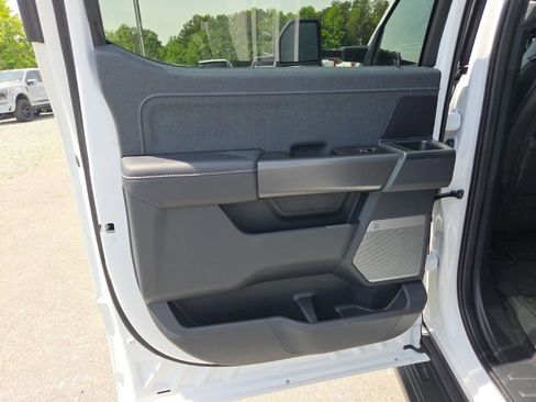 Used 2025 Ford F150 Lariat w/ FX4 Off-Road Package image 29