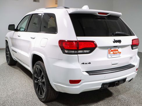 Used 2020 Jeep Grand Cherokee Altitude image 9