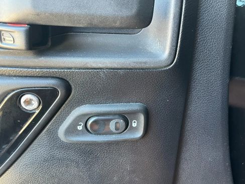 Used 2012 Jeep Wrangler Unlimited Sahara image 25