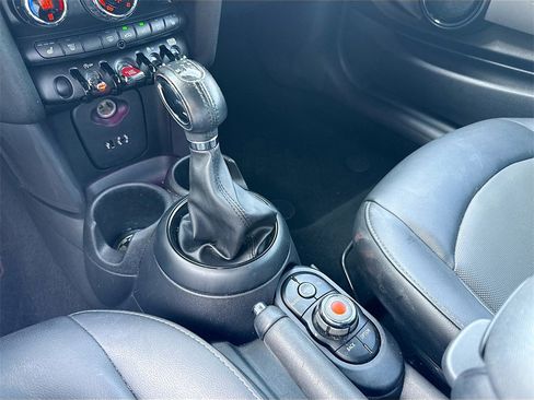 Used 2018 MINI Cooper Convertible image 17