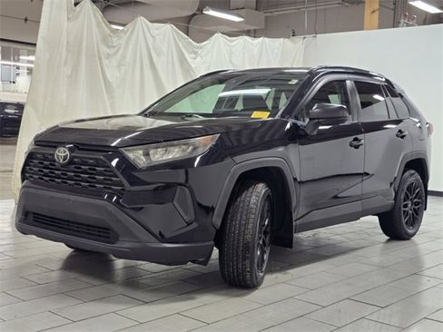 Used 2019 Toyota RAV4 LE image 10