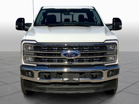 Used 2024 Ford F250 Lariat image 3