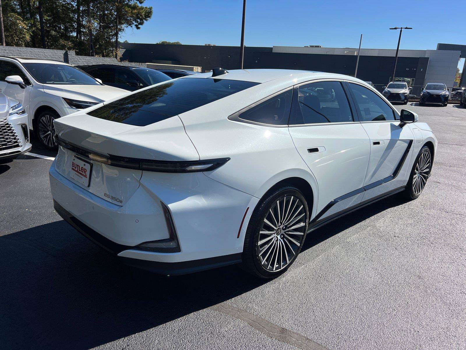 Used 2026 Lexus ES 350e w/ Convenience Package FWD image 5