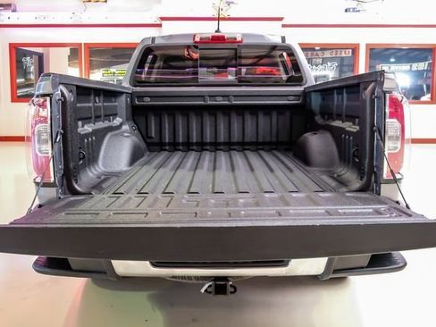 Used 2018 GMC Canyon SLT image 7
