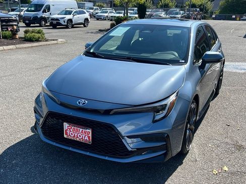 Certified 2023 Toyota Corolla SE w/ SE Package AWD/4WD image 4