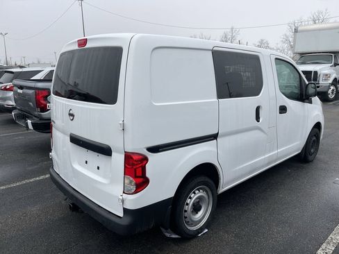 Used 2021 Nissan NV200 S w/ Sliding Door Glass Package image 9