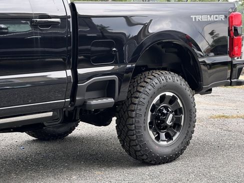 New 2025 Ford F250 Platinum w/ Tremor Off-Road Package image 6