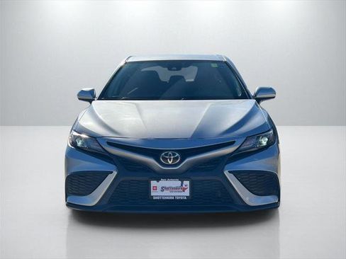 Certified 2021 Toyota Camry SE image 2