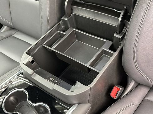 Used 2025 Chevrolet Tahoe Z71 w/ Comfort Package image 28