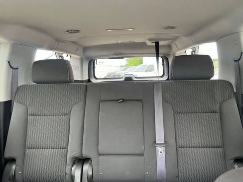Used 2017 Chevrolet Suburban LS w/ Enhanced Driver Alert Package AWD/4WD image 17
